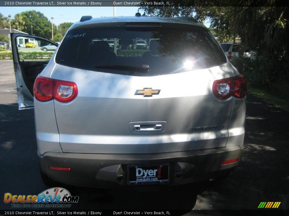 2010 Chevrolet Traverse LT Silver Ice Metallic / Ebony Photo #13