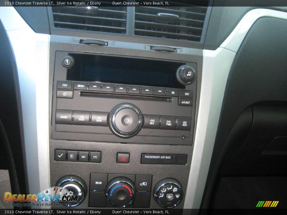 2010 Chevrolet Traverse LT Silver Ice Metallic / Ebony Photo #16