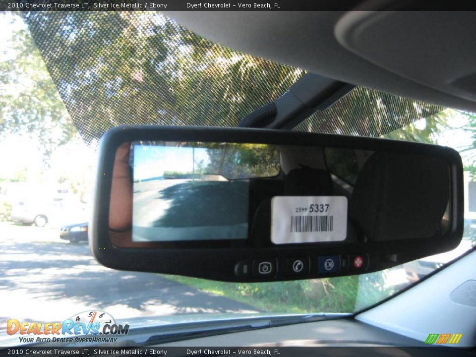 2010 Chevrolet Traverse LT Silver Ice Metallic / Ebony Photo #18