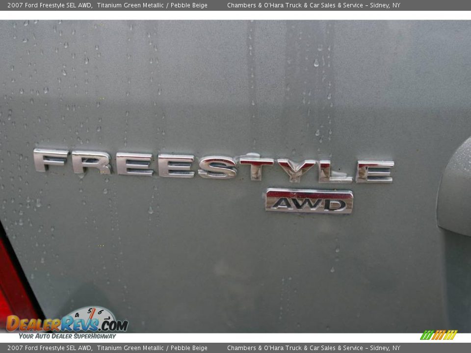 2007 Ford Freestyle SEL AWD Titanium Green Metallic / Pebble Beige Photo #13