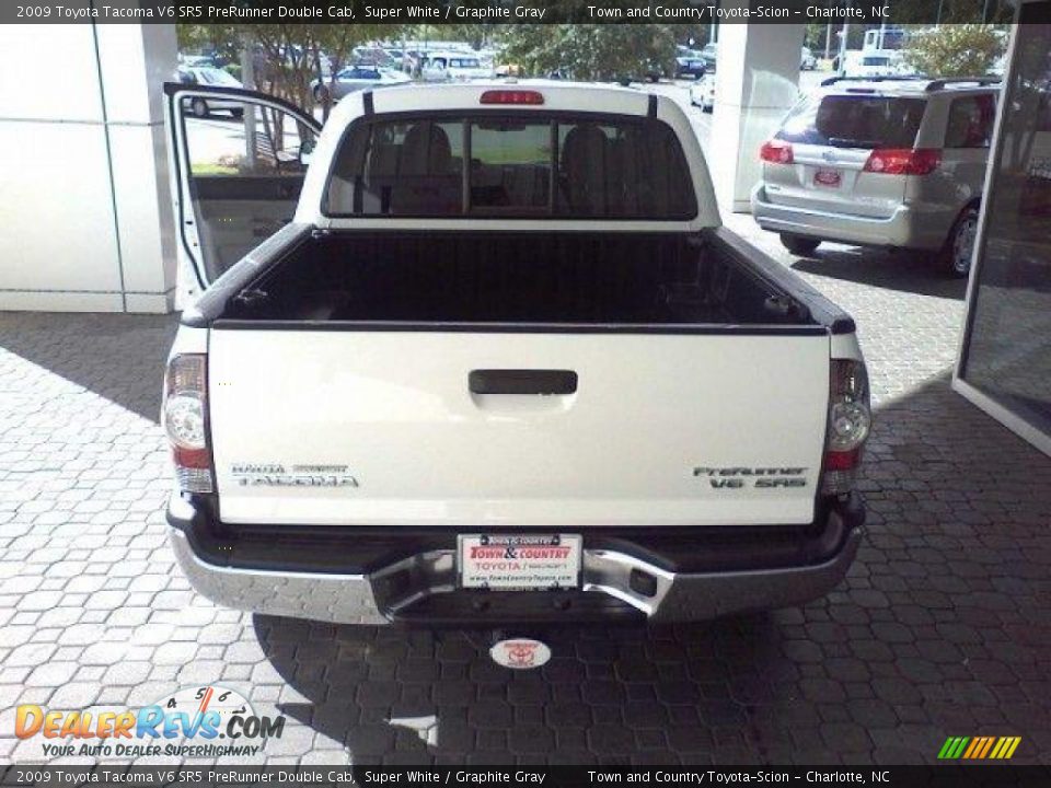 2009 Toyota Tacoma V6 SR5 PreRunner Double Cab Super White / Graphite Gray Photo #4