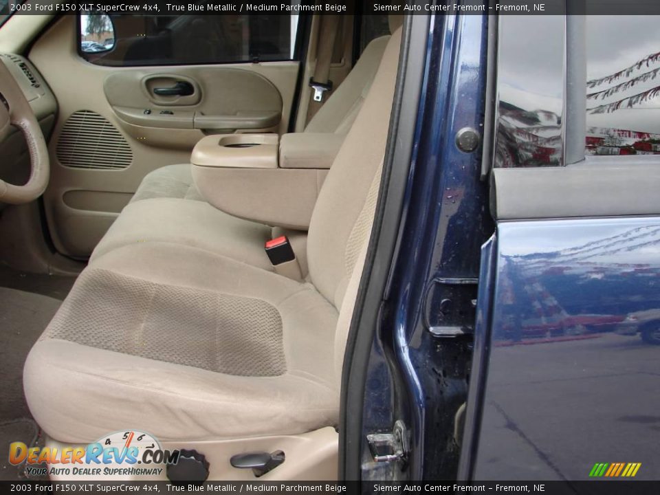 2003 Ford F150 XLT SuperCrew 4x4 True Blue Metallic / Medium Parchment Beige Photo #2