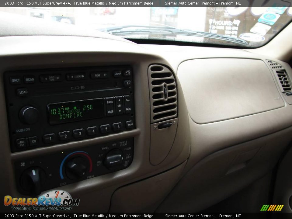 2003 Ford F150 XLT SuperCrew 4x4 True Blue Metallic / Medium Parchment Beige Photo #25