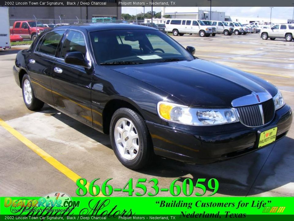 2002 Lincoln Town Car Signature Black / Deep Charcoal Photo #1
