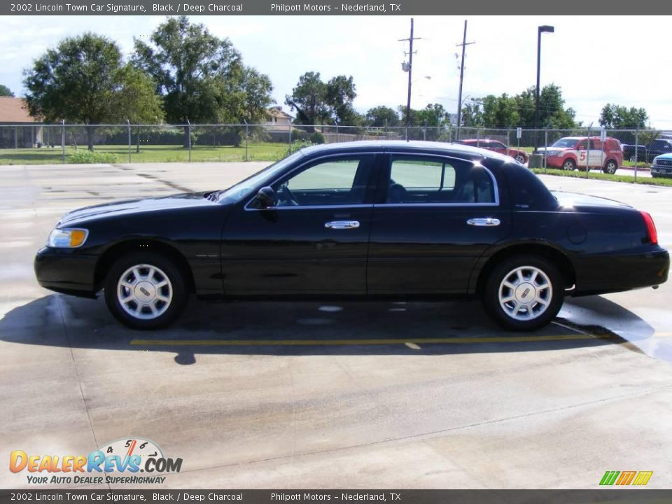 2002 Lincoln Town Car Signature Black / Deep Charcoal Photo #6