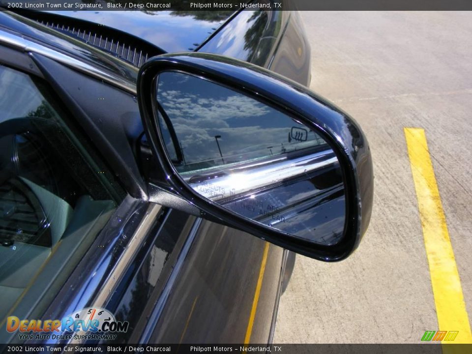2002 Lincoln Town Car Signature Black / Deep Charcoal Photo #18