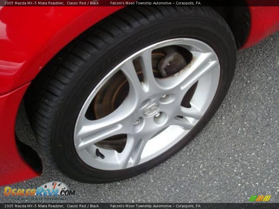 2005 Mazda MX-5 Miata Roadster Classic Red / Black Photo #7