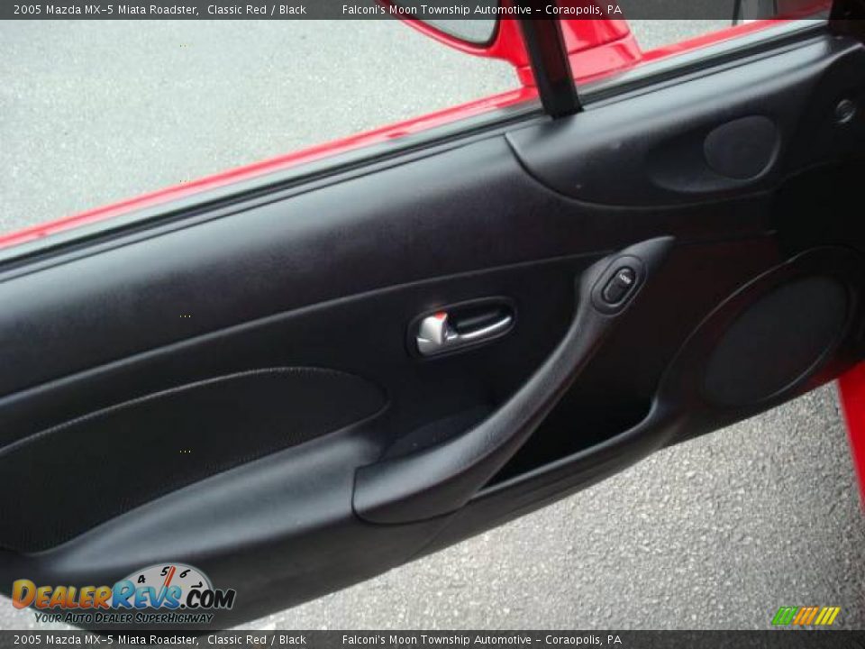 2005 Mazda MX-5 Miata Roadster Classic Red / Black Photo #10
