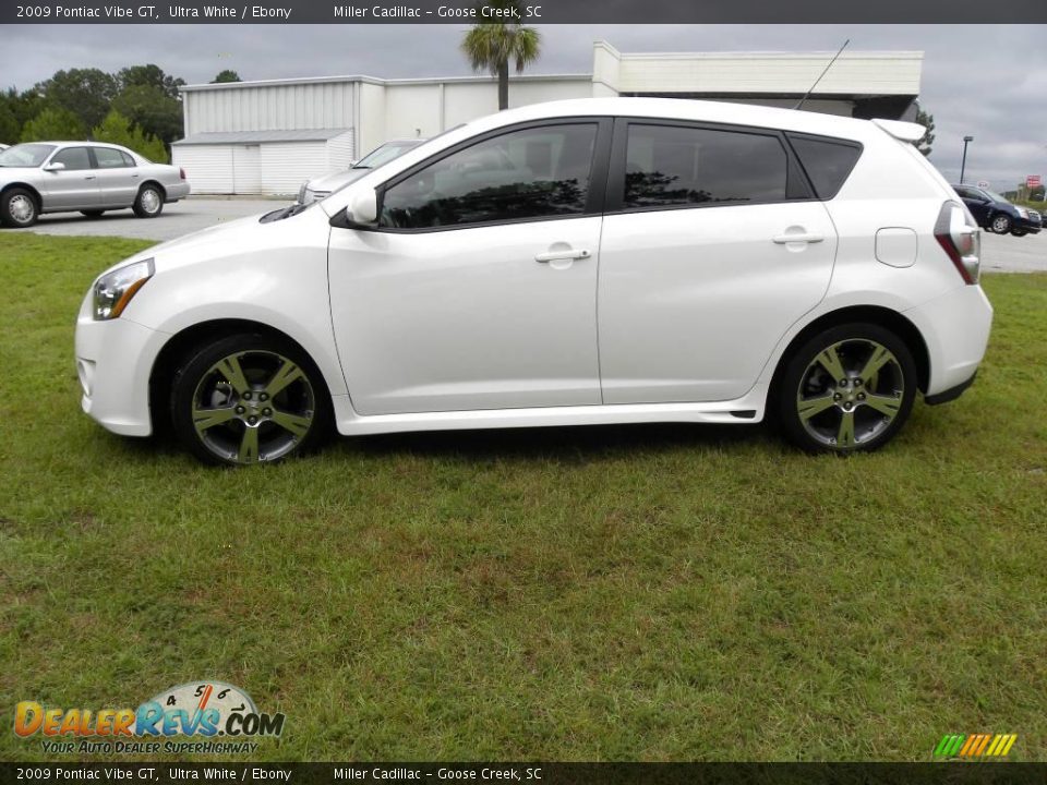 2009 Pontiac Vibe GT Ultra White / Ebony Photo #2
