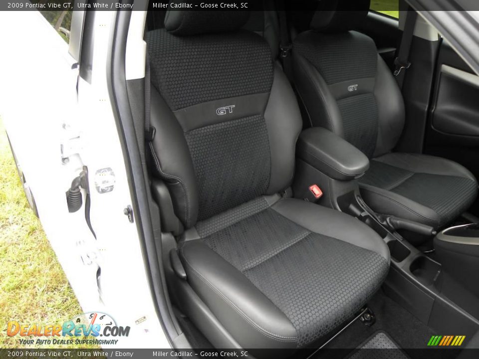 2009 Pontiac Vibe GT Ultra White / Ebony Photo #8
