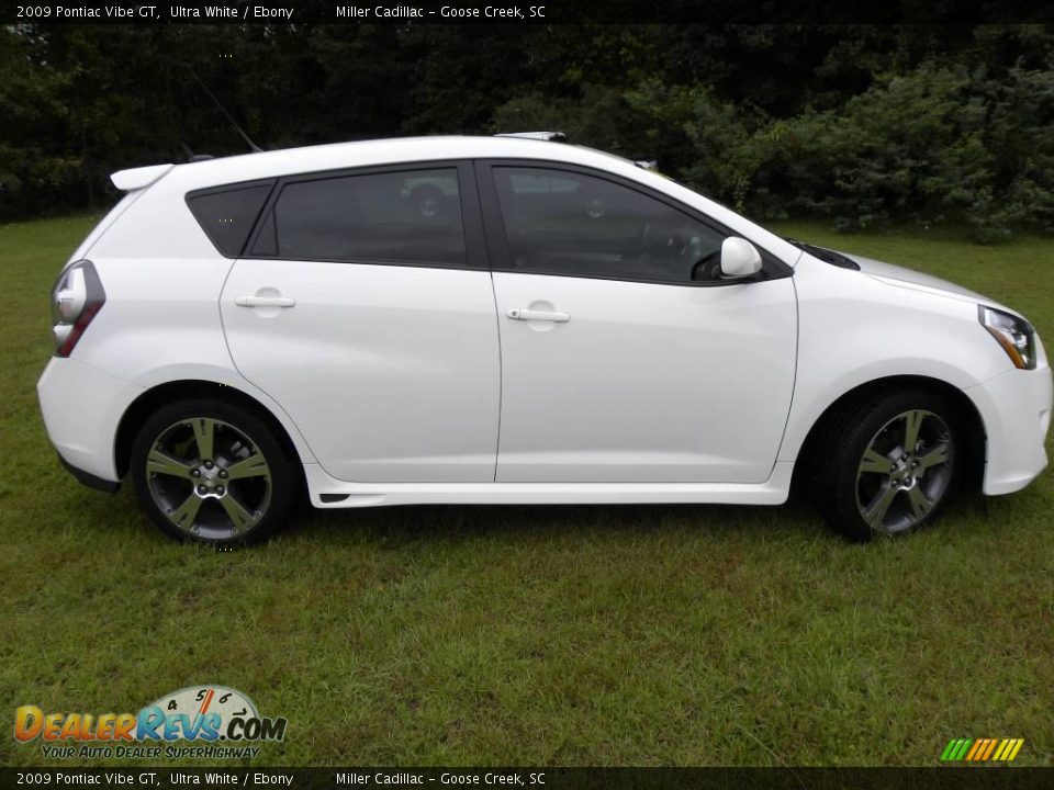 2009 Pontiac Vibe GT Ultra White / Ebony Photo #12