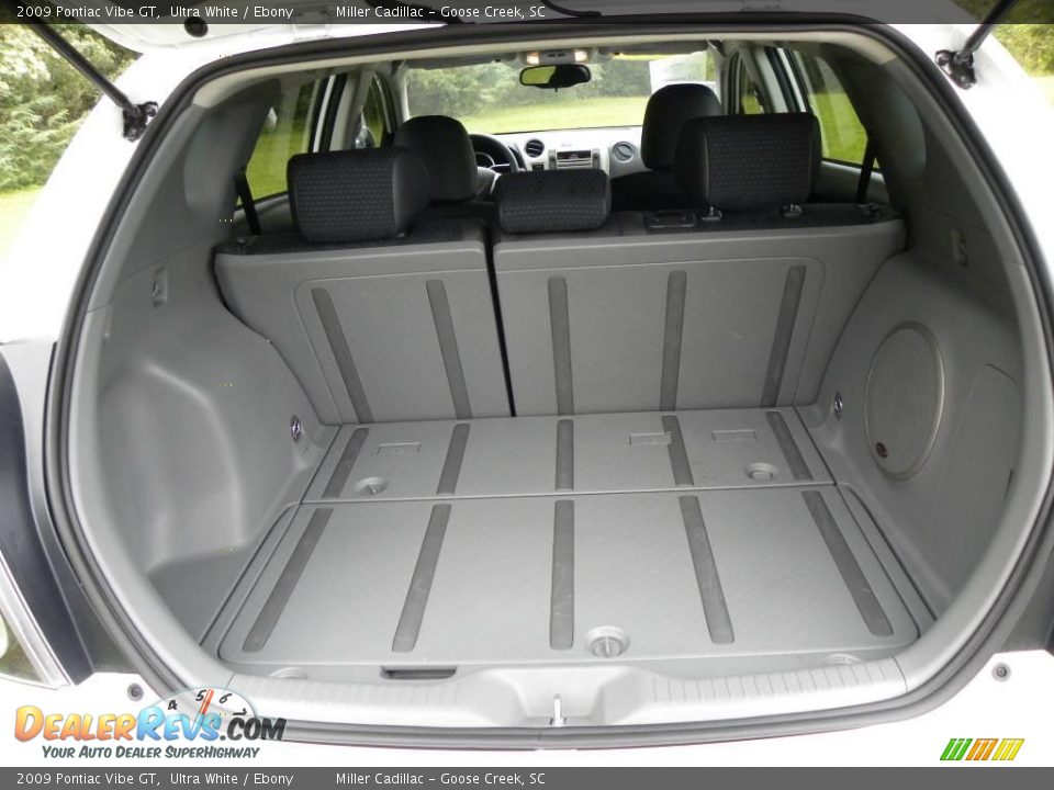 2009 Pontiac Vibe GT Ultra White / Ebony Photo #14