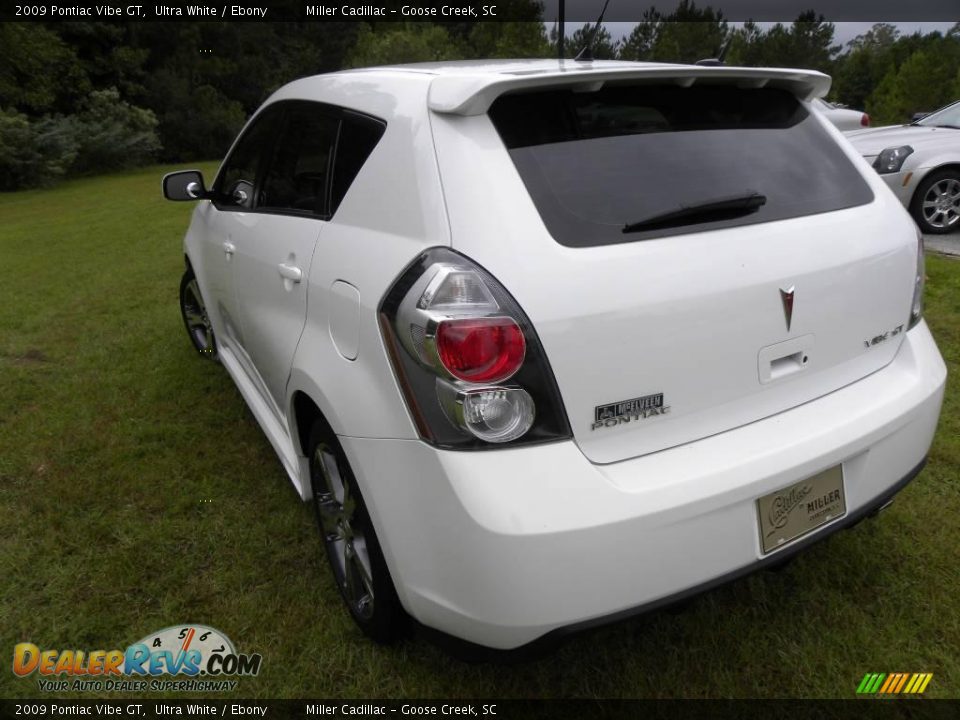 2009 Pontiac Vibe GT Ultra White / Ebony Photo #15