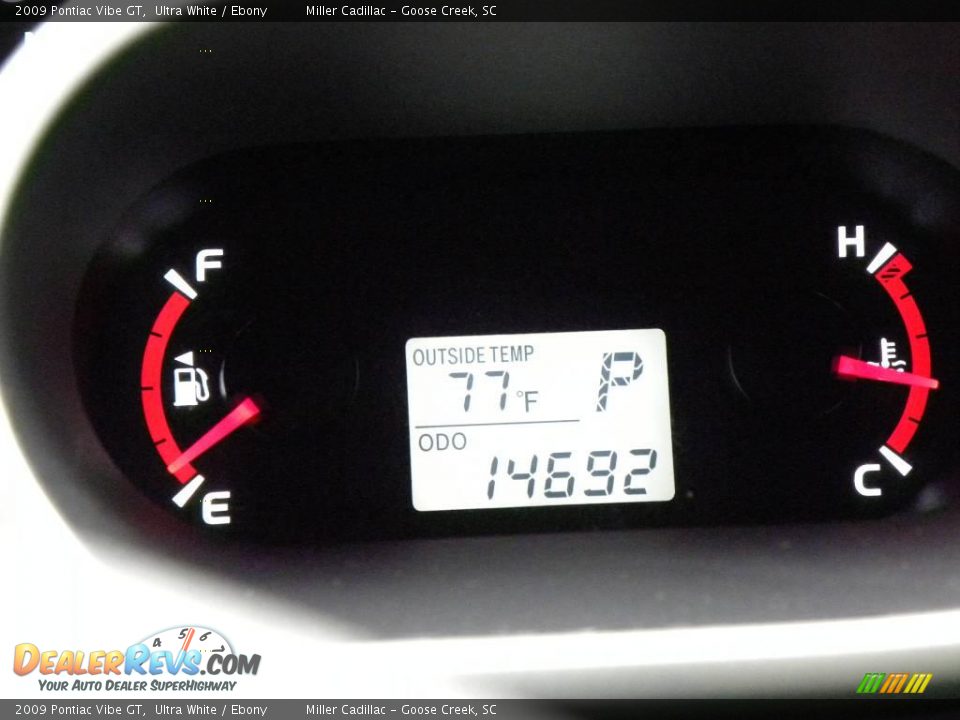 2009 Pontiac Vibe GT Ultra White / Ebony Photo #23