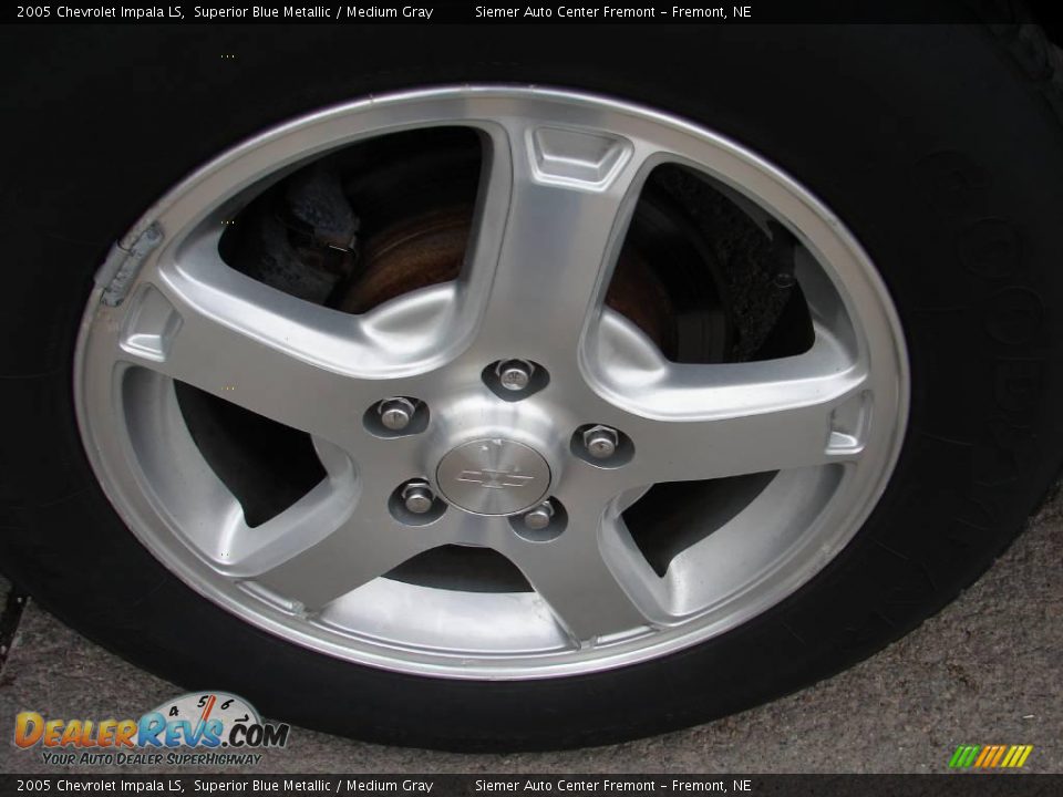 2005 Chevrolet Impala LS Superior Blue Metallic / Medium Gray Photo #25