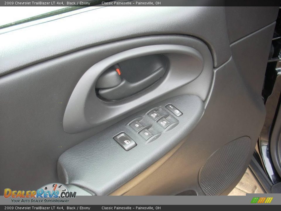 2009 Chevrolet TrailBlazer LT 4x4 Black / Ebony Photo #10