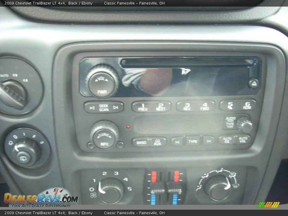 2009 Chevrolet TrailBlazer LT 4x4 Black / Ebony Photo #12