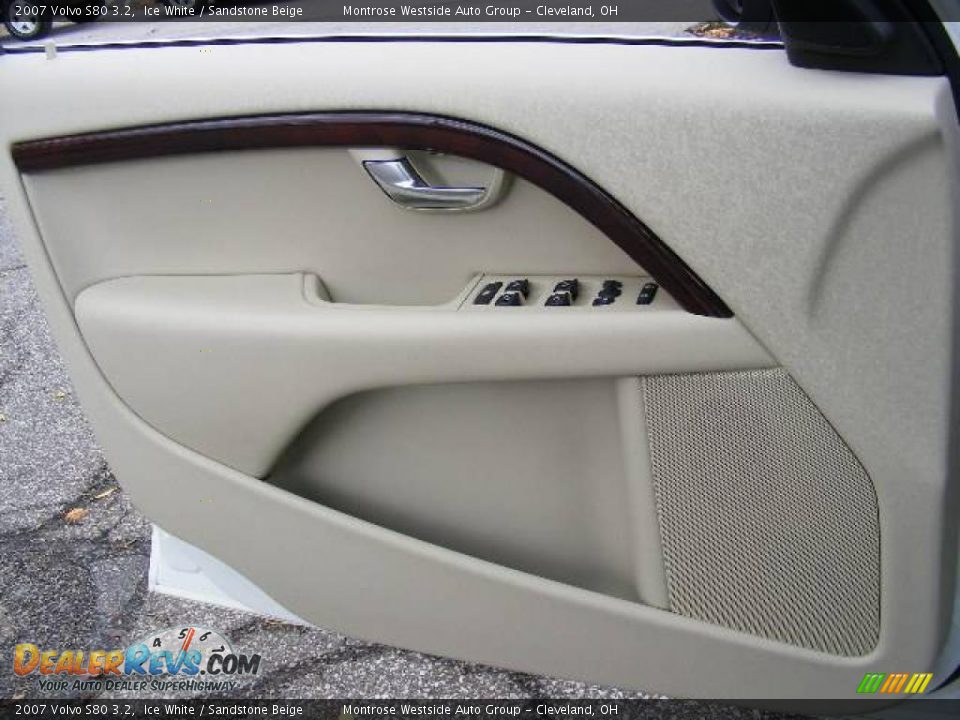 2007 Volvo S80 3.2 Ice White / Sandstone Beige Photo #26
