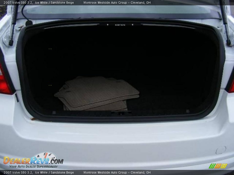 2007 Volvo S80 3.2 Ice White / Sandstone Beige Photo #28