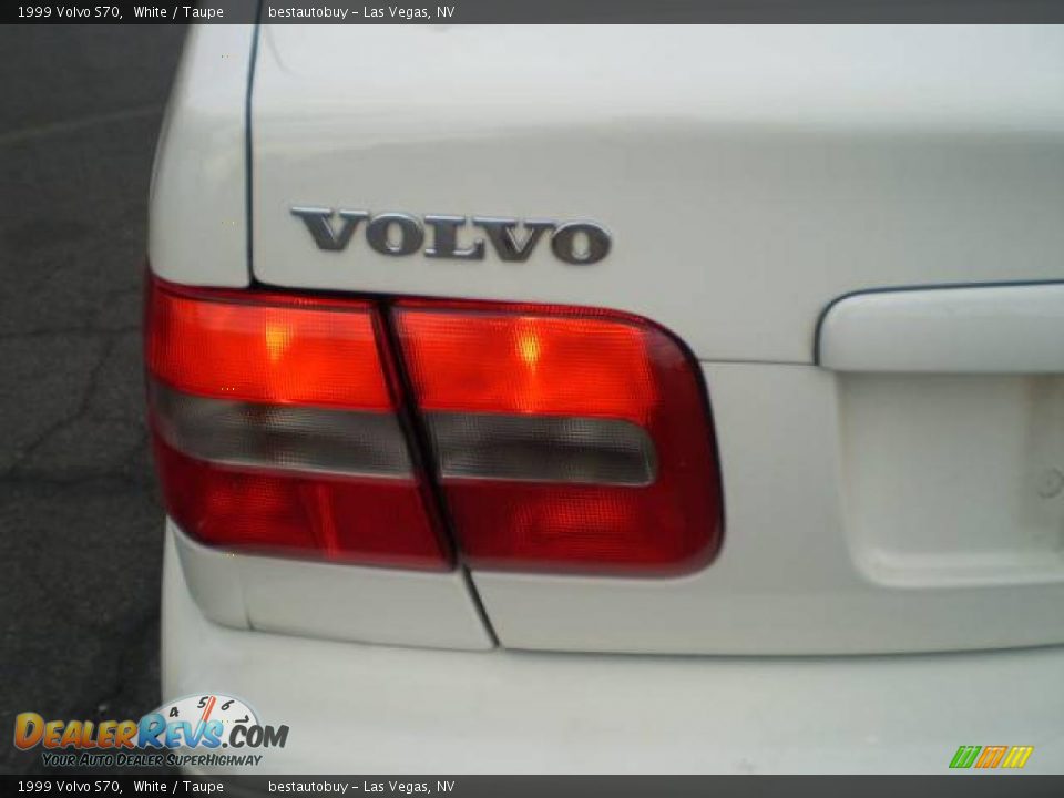 1999 Volvo S70 White / Taupe Photo #6