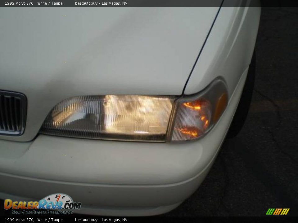 1999 Volvo S70 White / Taupe Photo #18