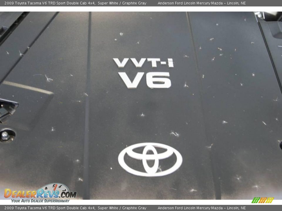 2009 Toyota Tacoma V6 TRD Sport Double Cab 4x4 Super White / Graphite Gray Photo #10