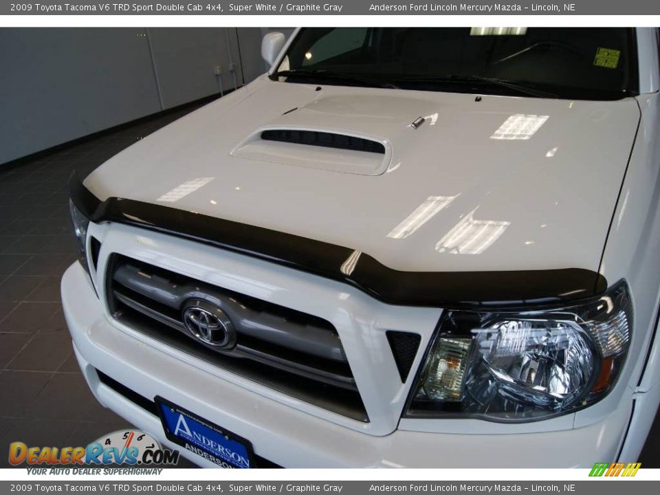 2009 Toyota Tacoma V6 TRD Sport Double Cab 4x4 Super White / Graphite Gray Photo #16
