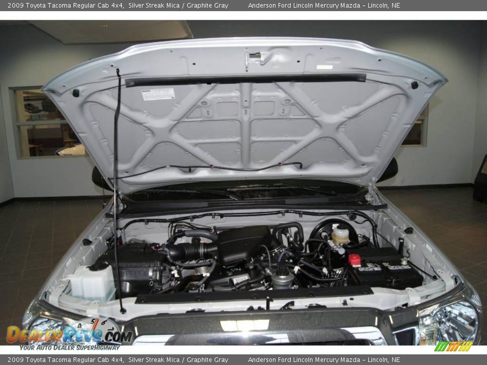 2009 Toyota Tacoma Regular Cab 4x4 Silver Streak Mica / Graphite Gray Photo #9