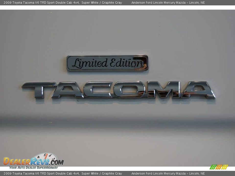 2009 Toyota Tacoma V6 TRD Sport Double Cab 4x4 Super White / Graphite Gray Photo #19