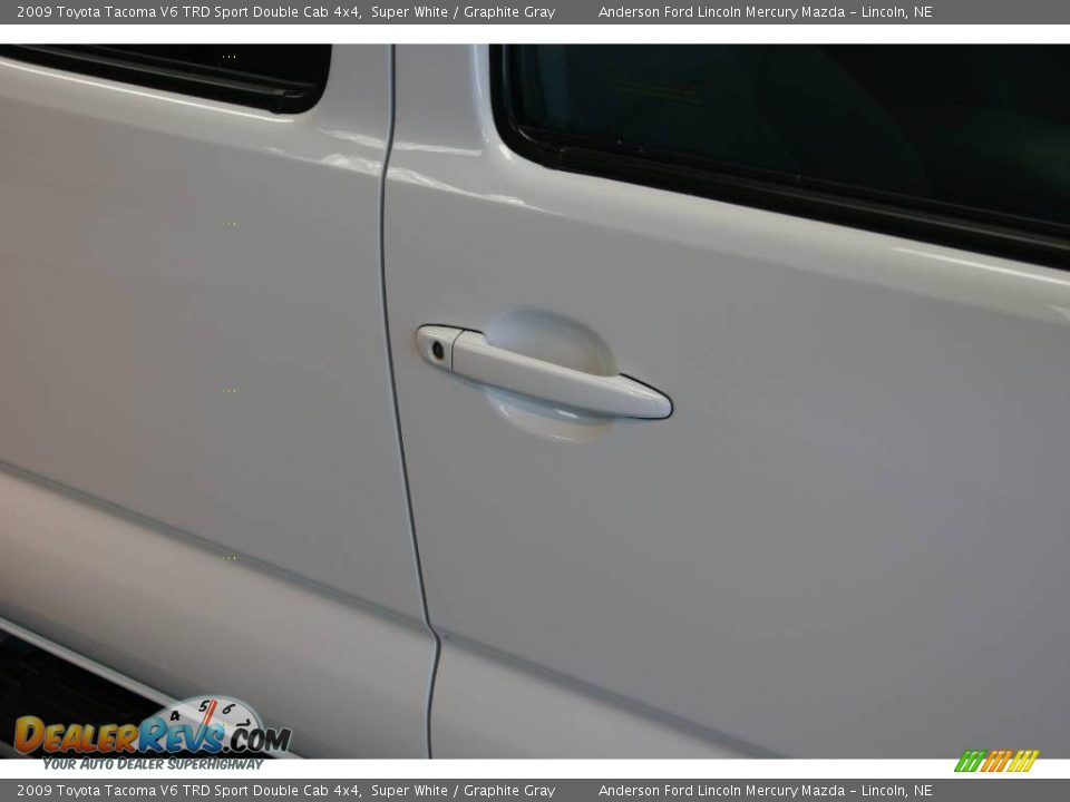 2009 Toyota Tacoma V6 TRD Sport Double Cab 4x4 Super White / Graphite Gray Photo #21