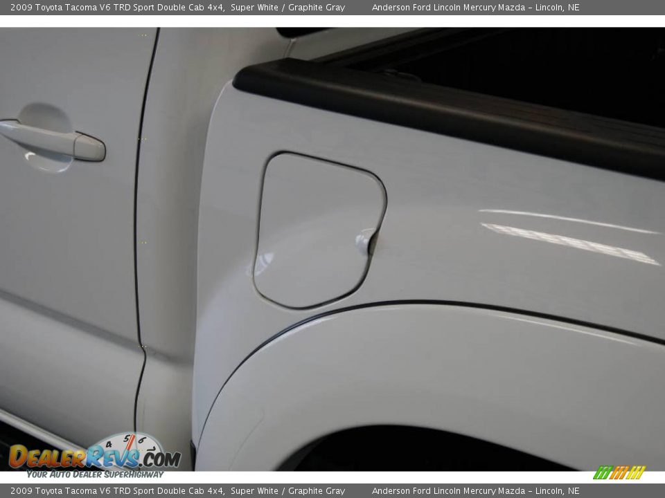 2009 Toyota Tacoma V6 TRD Sport Double Cab 4x4 Super White / Graphite Gray Photo #25
