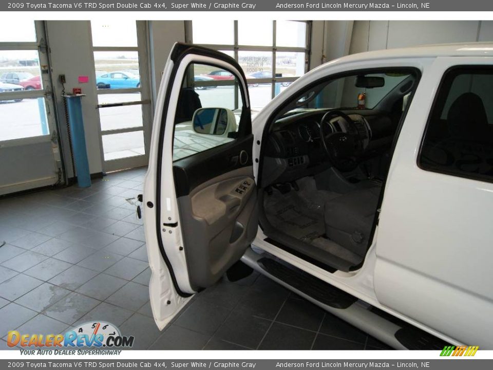 2009 Toyota Tacoma V6 TRD Sport Double Cab 4x4 Super White / Graphite Gray Photo #27