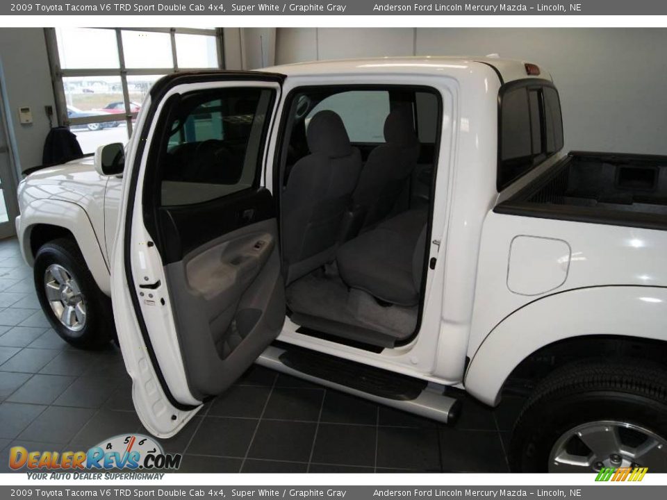 2009 Toyota Tacoma V6 TRD Sport Double Cab 4x4 Super White / Graphite Gray Photo #28