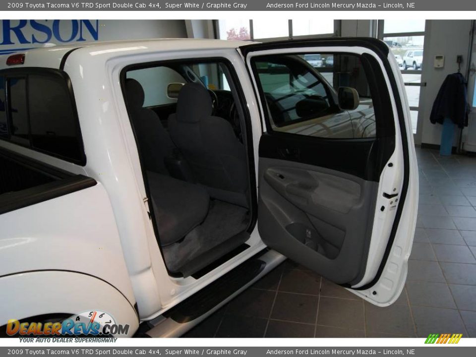 2009 Toyota Tacoma V6 TRD Sport Double Cab 4x4 Super White / Graphite Gray Photo #29