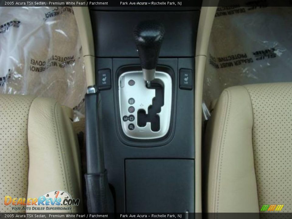 2005 Acura TSX Sedan Premium White Pearl / Parchment Photo #12