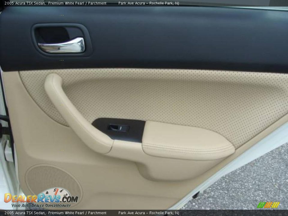 2005 Acura TSX Sedan Premium White Pearl / Parchment Photo #16