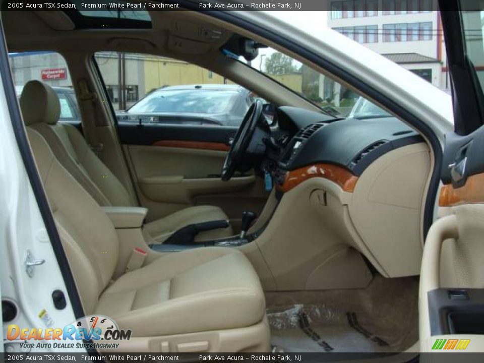 2005 Acura TSX Sedan Premium White Pearl / Parchment Photo #19