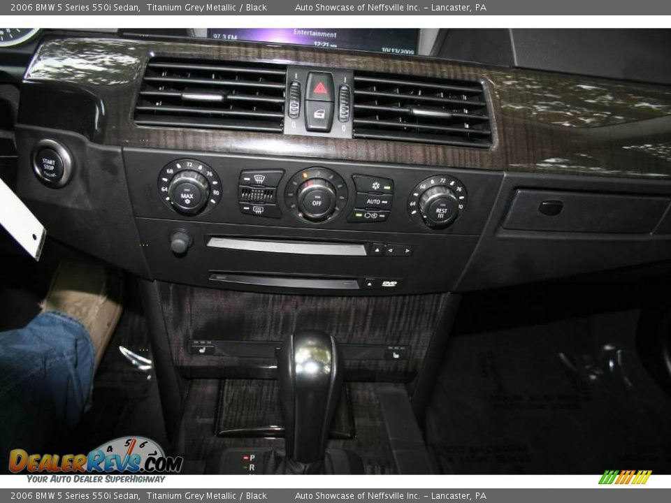 2006 BMW 5 Series 550i Sedan Titanium Grey Metallic / Black Photo #25