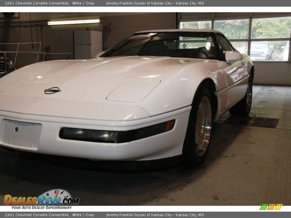 1991 Chevrolet Corvette Convertible White / Gray Photo #3