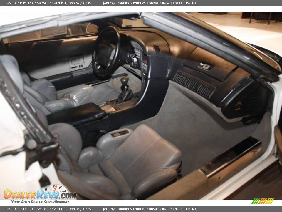 1991 Chevrolet Corvette Convertible White / Gray Photo #7