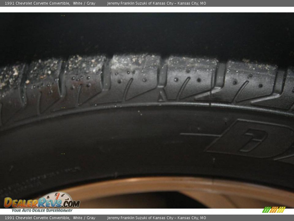1991 Chevrolet Corvette Convertible White / Gray Photo #9