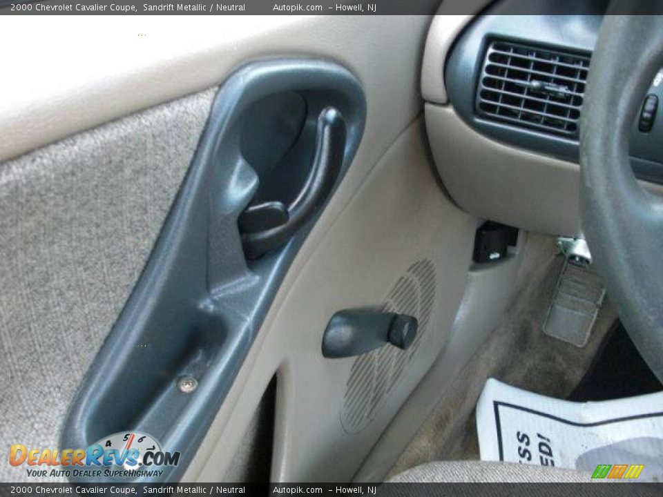 2000 Chevrolet Cavalier Coupe Sandrift Metallic / Neutral Photo #15