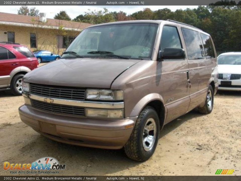 2002 Chevrolet Astro LS Medium Bronzemist Metallic / Neutral Photo #2