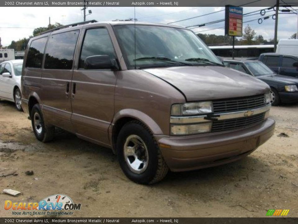 2002 Chevrolet Astro LS Medium Bronzemist Metallic / Neutral Photo #3