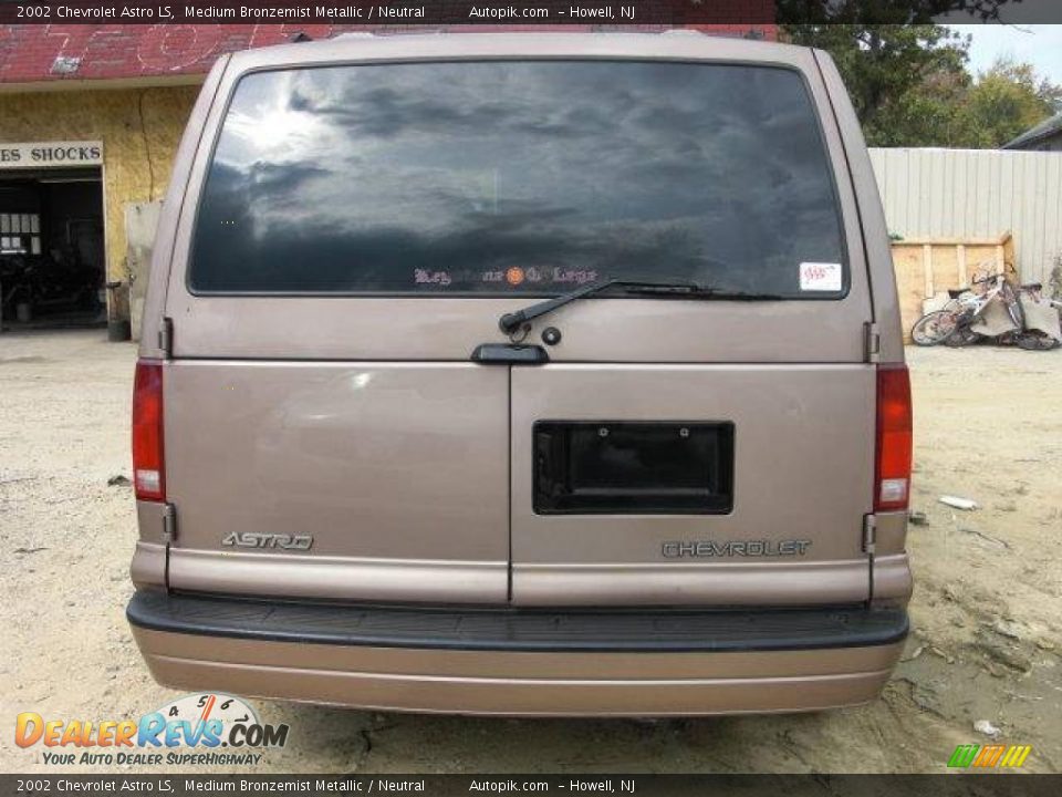 2002 Chevrolet Astro LS Medium Bronzemist Metallic / Neutral Photo #6