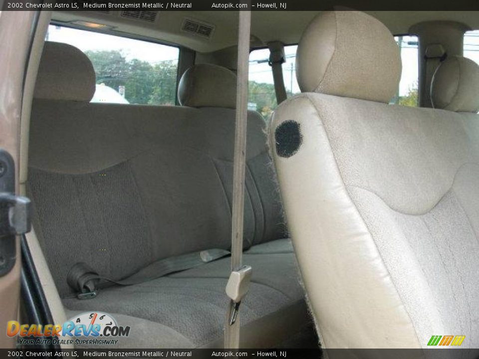 2002 Chevrolet Astro LS Medium Bronzemist Metallic / Neutral Photo #12