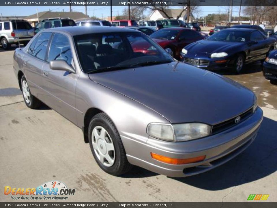 1992 Toyota Camry LE V6 Sedan Almond Beige Pearl / Gray Photo #3