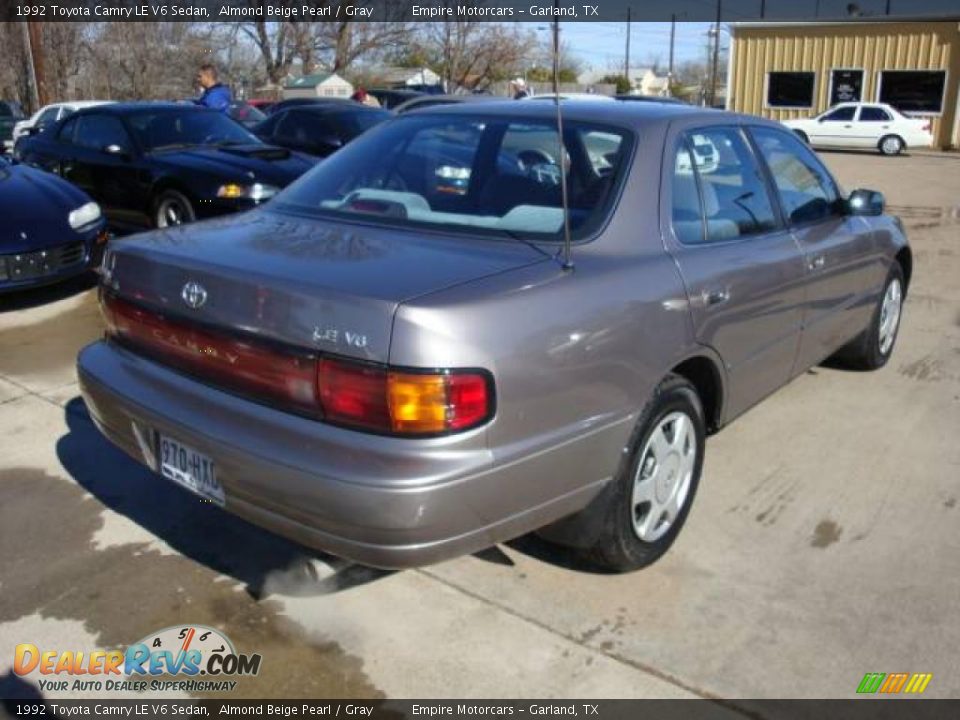 1992 Toyota Camry LE V6 Sedan Almond Beige Pearl / Gray Photo #4