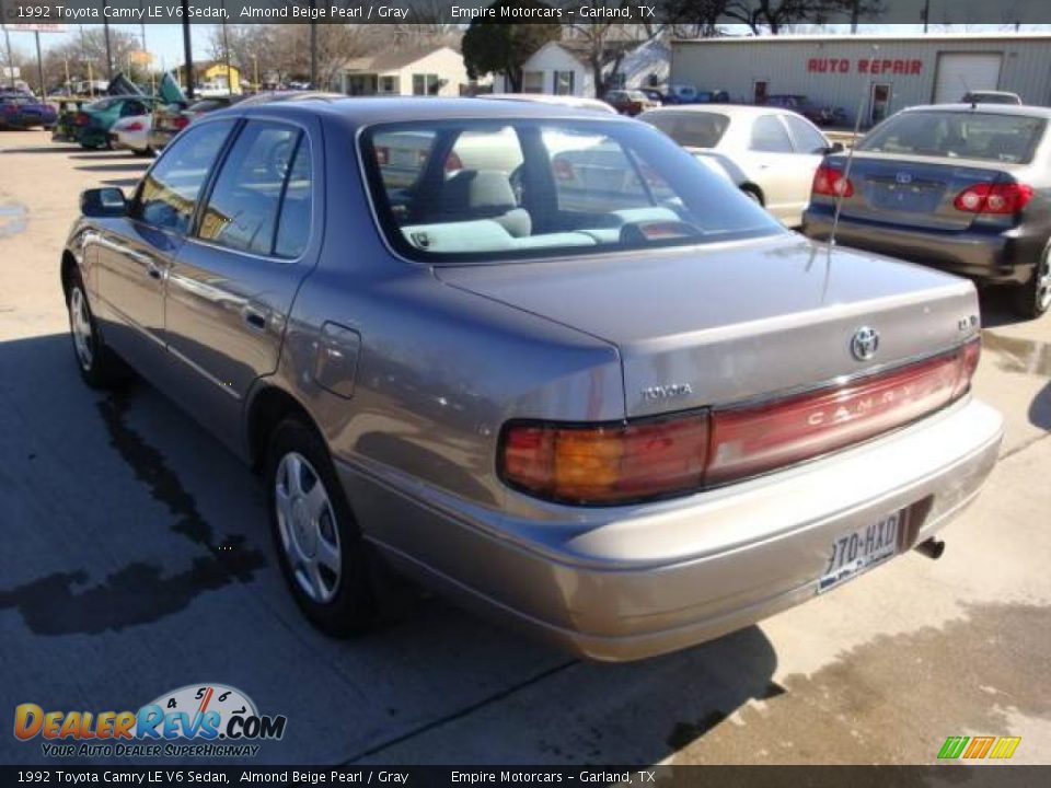 1992 Toyota Camry LE V6 Sedan Almond Beige Pearl / Gray Photo #6