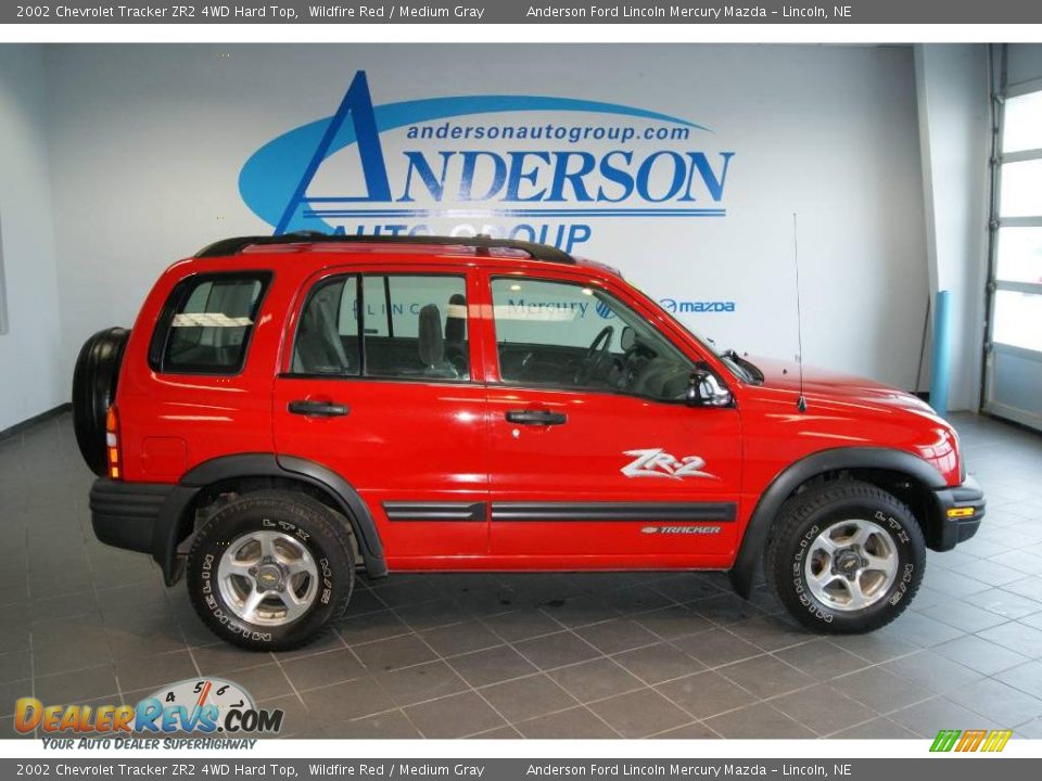 2002 Chevrolet Tracker ZR2 4WD Hard Top Wildfire Red / Medium Gray Photo #2